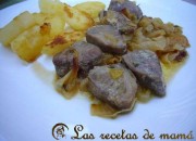 Atún encebollado