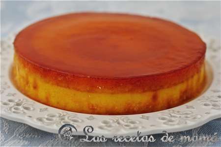 Tocino de cielo sobre tarta de queso