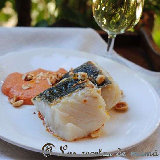lomos de bacala a la plancha con salsa romescu