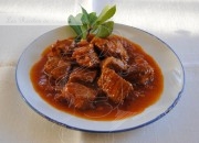 Carne con Tomate