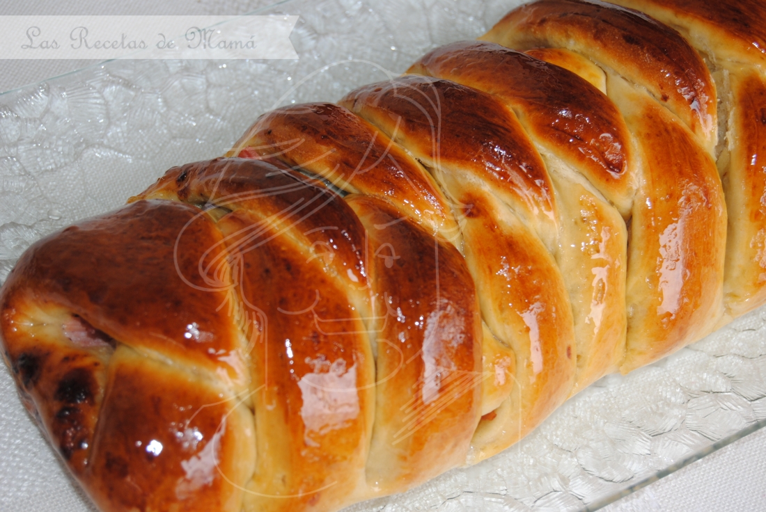 Brioche relleno de jamón y queso roquefort