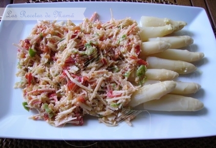 Puntas de espárragos con vinagreta de cangrejo