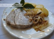Atún encebollado