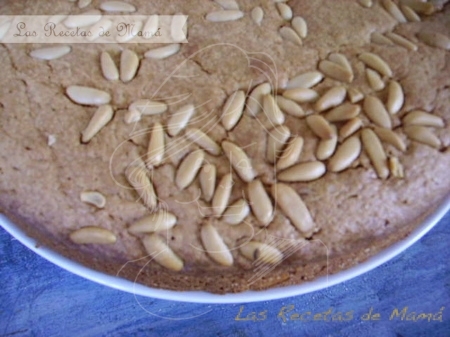 Bizcocho de piñones