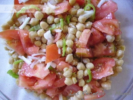 Garbanzos con vinagreta de tomate