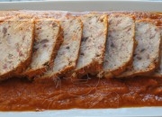 Rollo de bonito en salsa roja