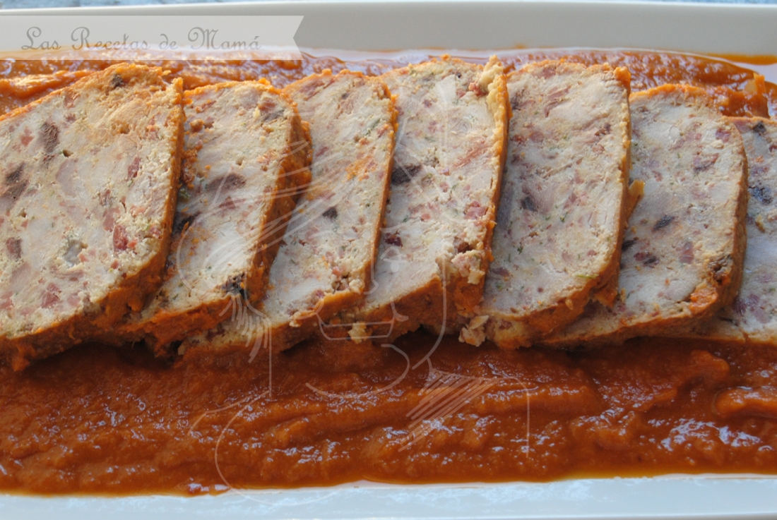 Rollo de bonito en salsa roja