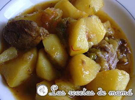 Patatas guisadas con carrilleras