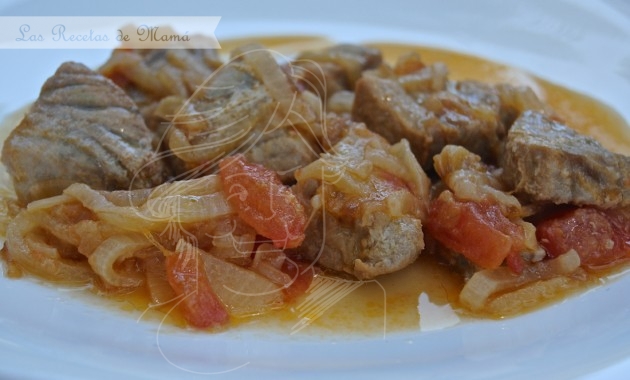 Tarantelo de atún con tomate