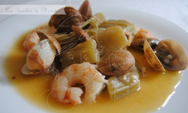 Cardos con langostinos y almejas