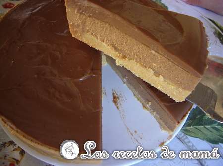 Tarta de caramelo y chocolate a la pimienta rosa