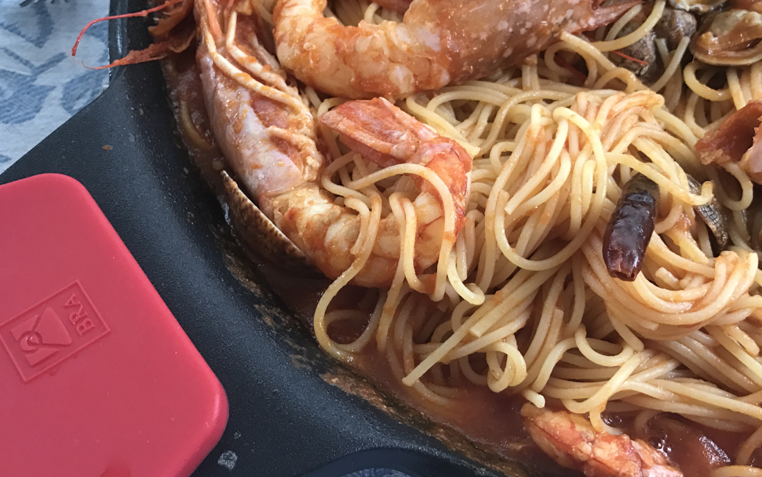 Espaguetis con gambas – Spaghetti frutti di mare