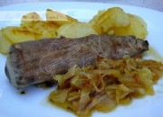 Morrillo de atún encebollado