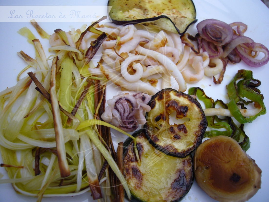 Parrillada de verduras con spaghetti de calamar