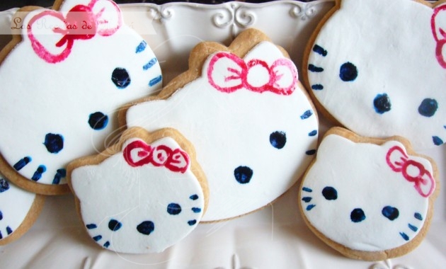 Galletas de Hello Kitty decoradas con fondant