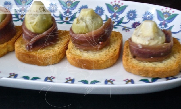 Canapés de anchoas y alcachofitas