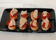 Pinchos de bonito y pimientos de piquillo