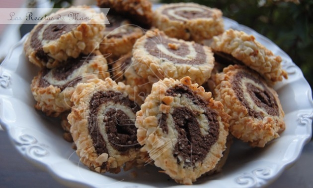 Galletas en espiral de almendra y chocolate