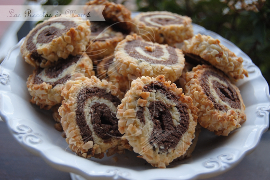 Galletas en espiral de almendra y chocolate