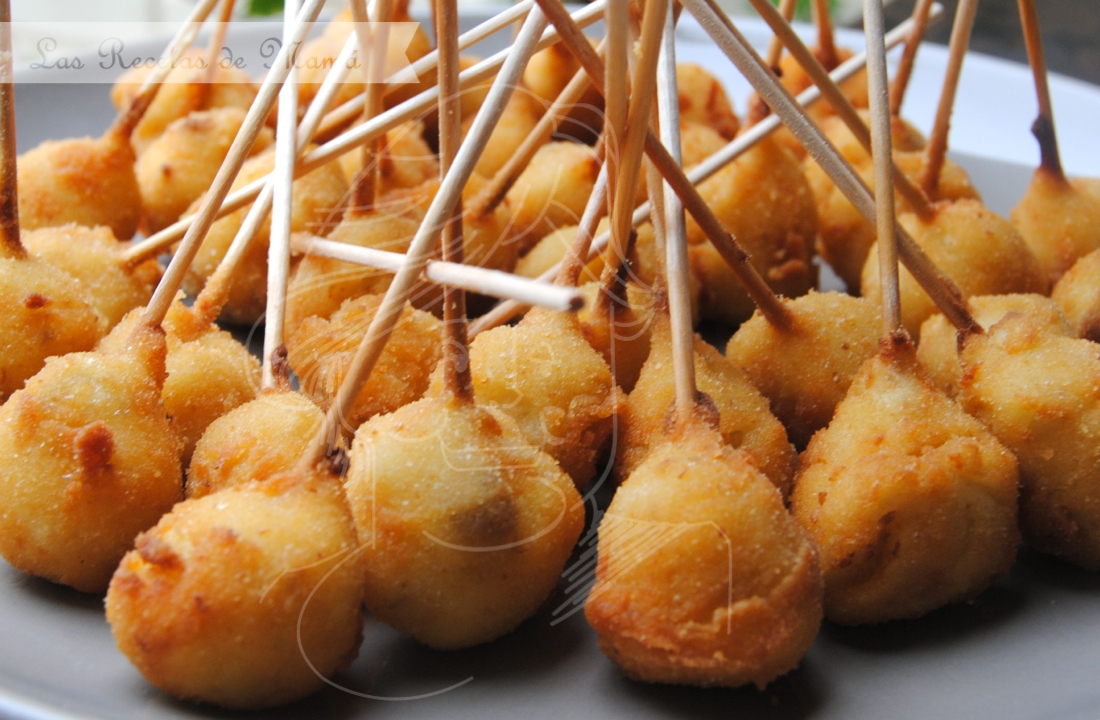 Piruletas de villaroy con foie