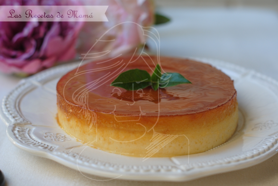 Tocino de cielo sobre tarta de queso