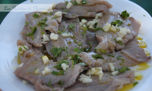 Atún al ajillo