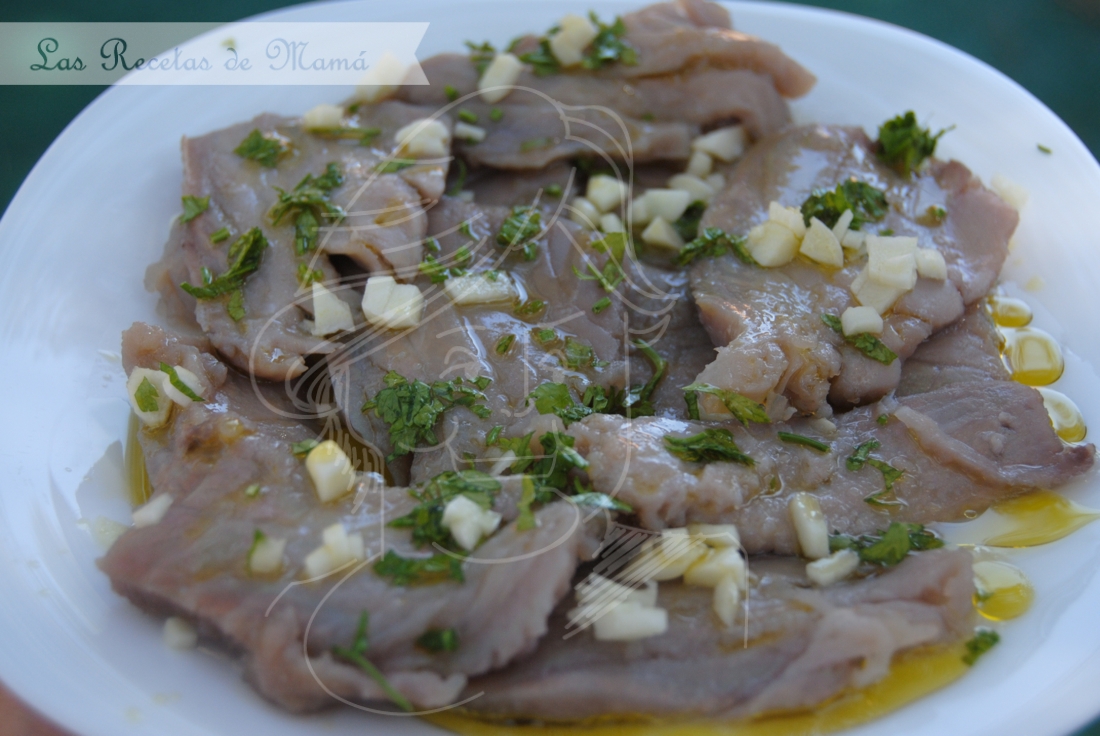 Atún al ajillo