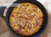 Tortilla de patatas y pimientos rojos asados