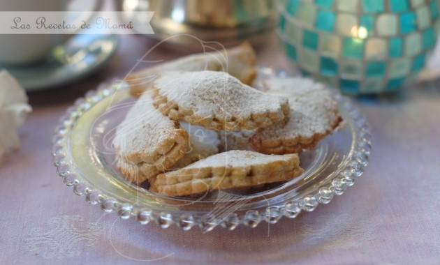 Empanadillas de mazapán y confitura de frambuesa