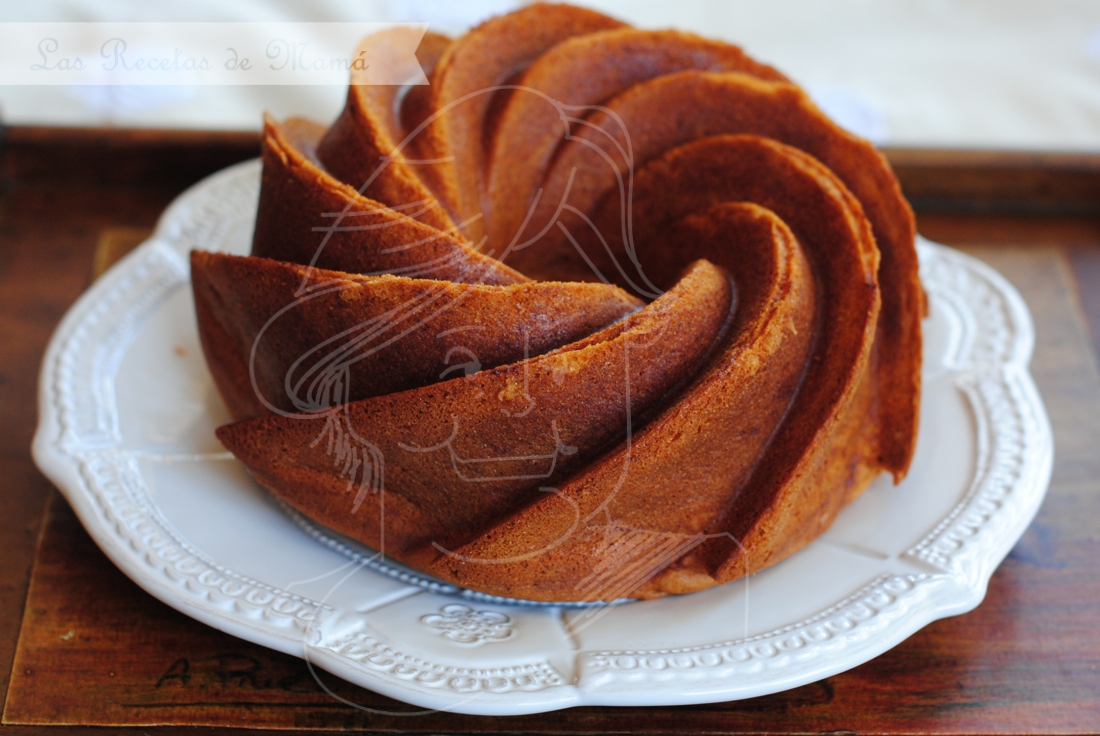 Bundt cake de nata batida y vainilla