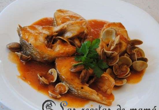 Corvina en salsa marinera