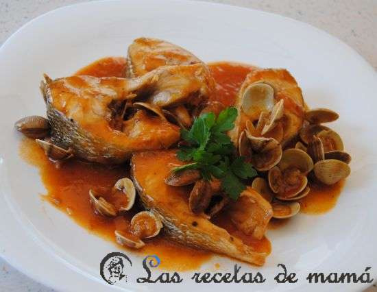 Corvina en salsa marinera