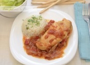 Pechugas de pollo en salsa roja