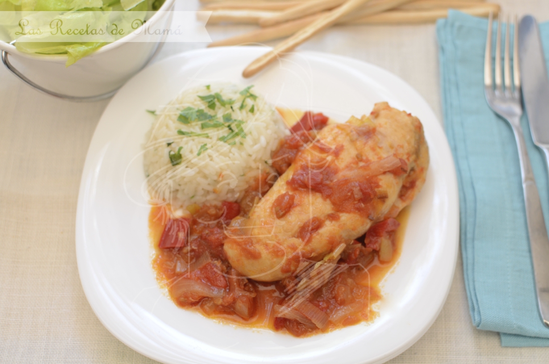 Pechugas de pollo en salsa roja