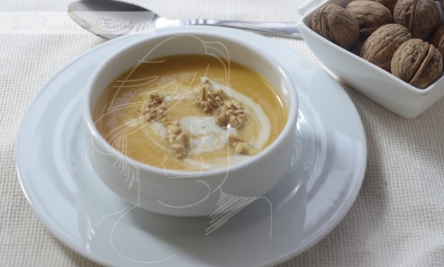 Crema de calabaza y manzana con Gorgonzola y nueces