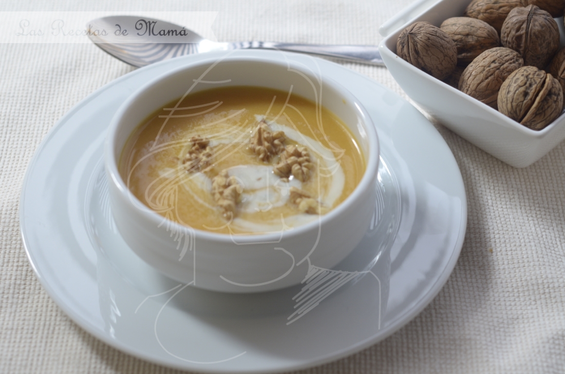Crema de calabaza y manzana con Gorgonzola y nueces