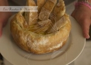 Fondue de queso en hogaza de pan. Video receta.