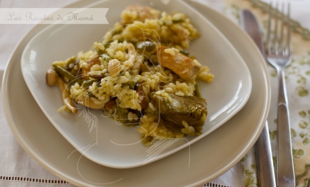 Arroz con pollo, setas y verdura de temporada