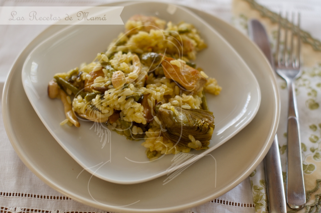 Arroz con pollo, setas y verdura de temporada