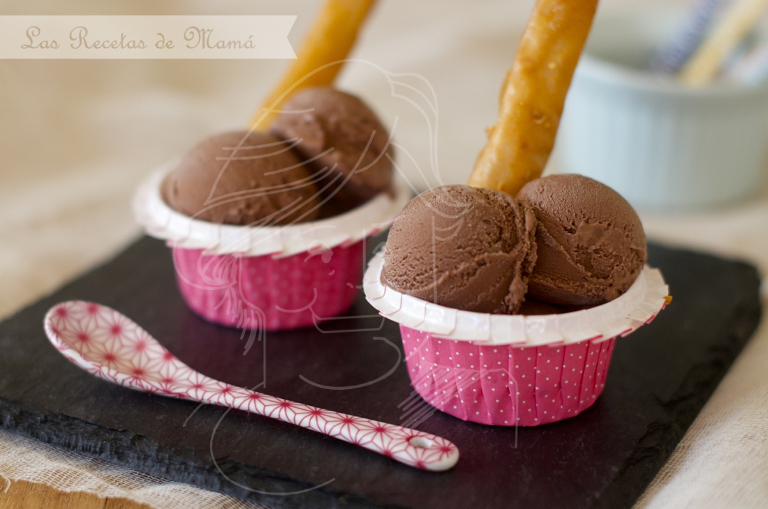 Helado de Nutella con barquillos crujientes. Video receta.