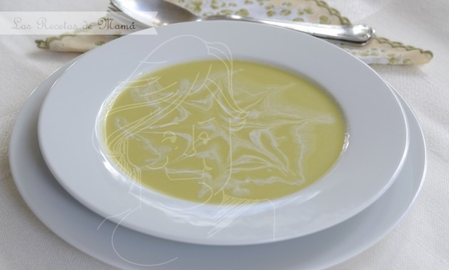 Crema de espárragos verdes con queso Gorgonzola