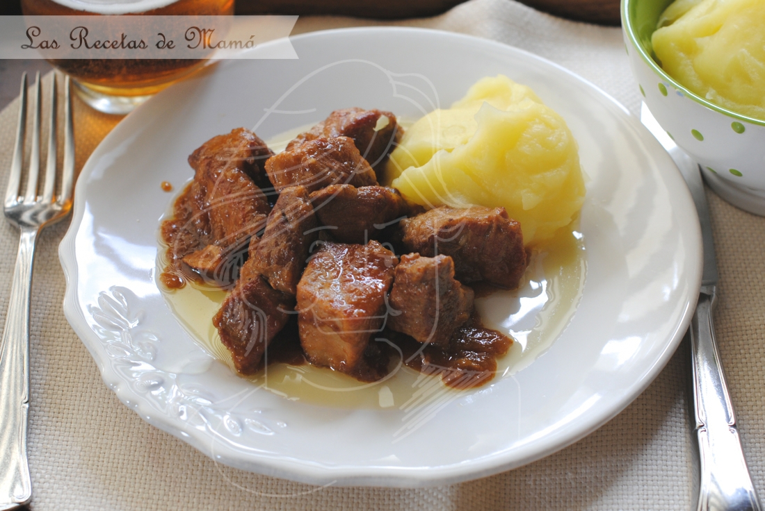 Tacos de lomo ibérico en salsa de cebolla y vino