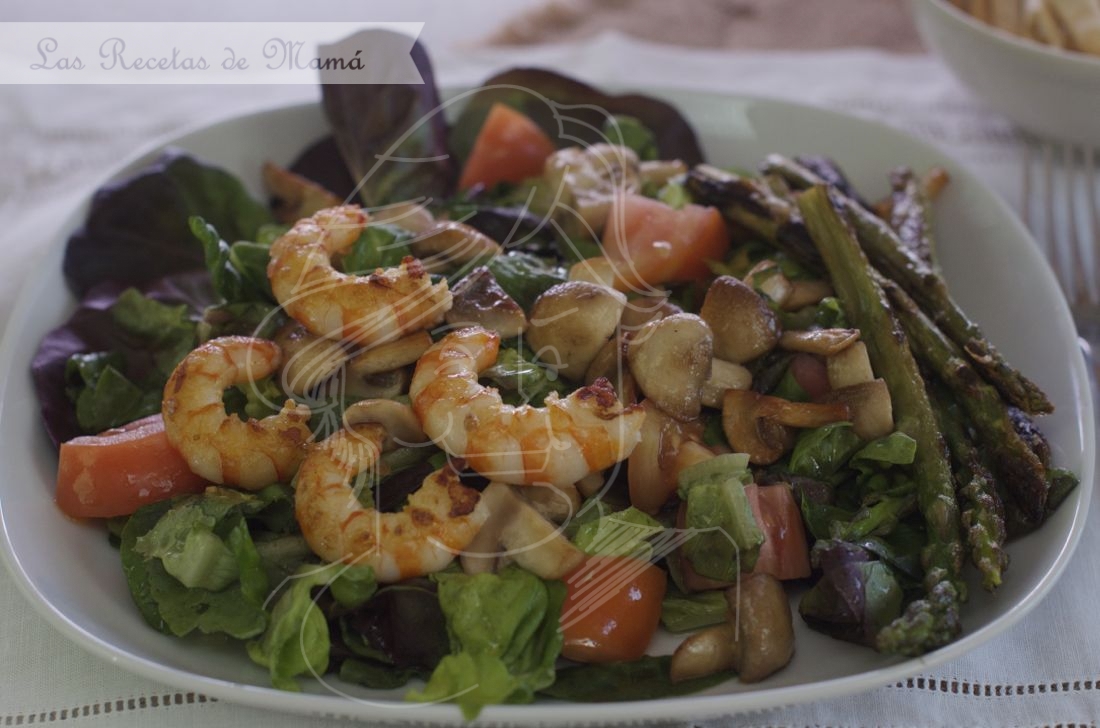 Ensalada templada de langostinos y champiñón. Video receta