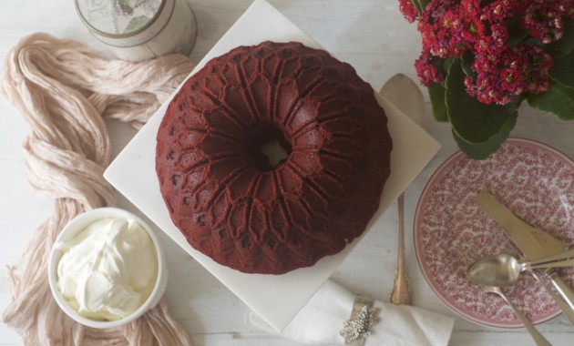 Red Velvet Bundt Cake. Video receta
