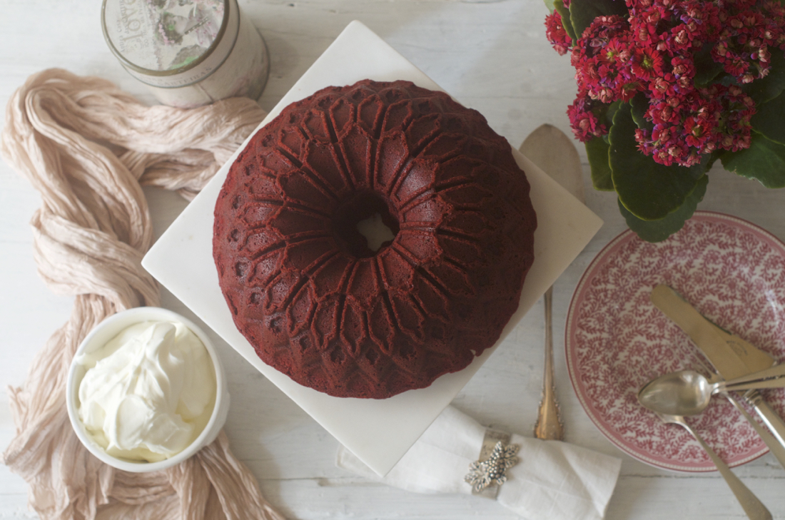 Red Velvet Bundt Cake. Video receta
