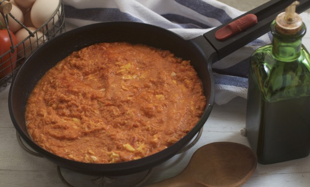 Revuelto de tomate. Video receta