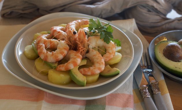 Ensalada marinera de langostinos. Video receta