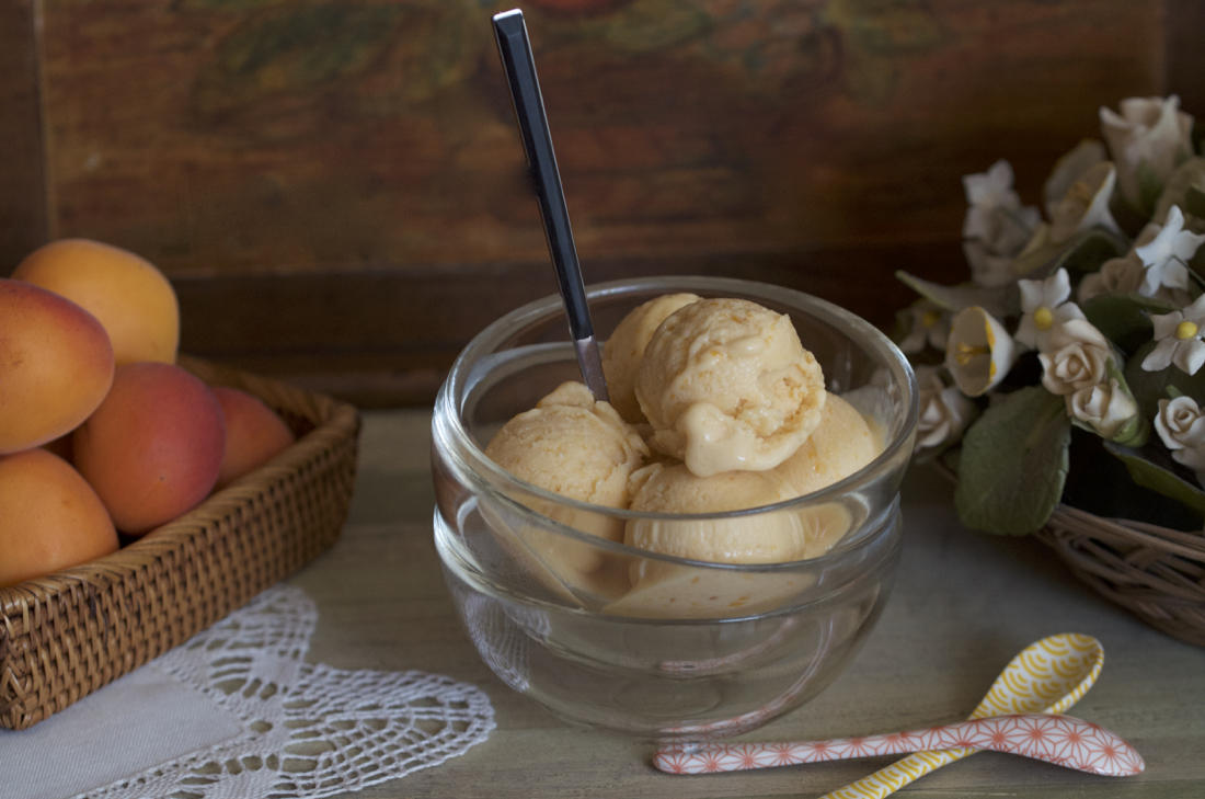 Helado de yogur y albaricoque. Video receta