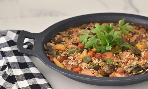 Arroz con pollo y verdura en paella. Video receta