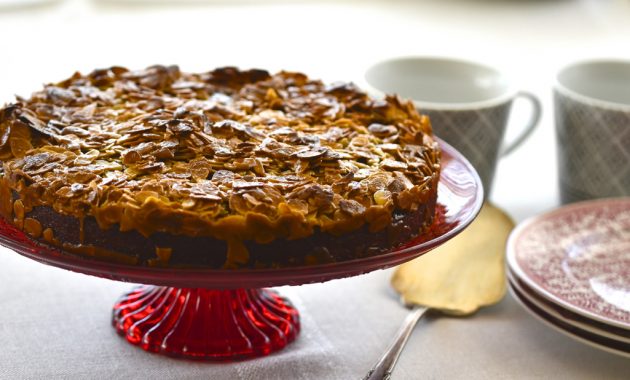 Toscakaka (Caramel Almond Cake). Video receta